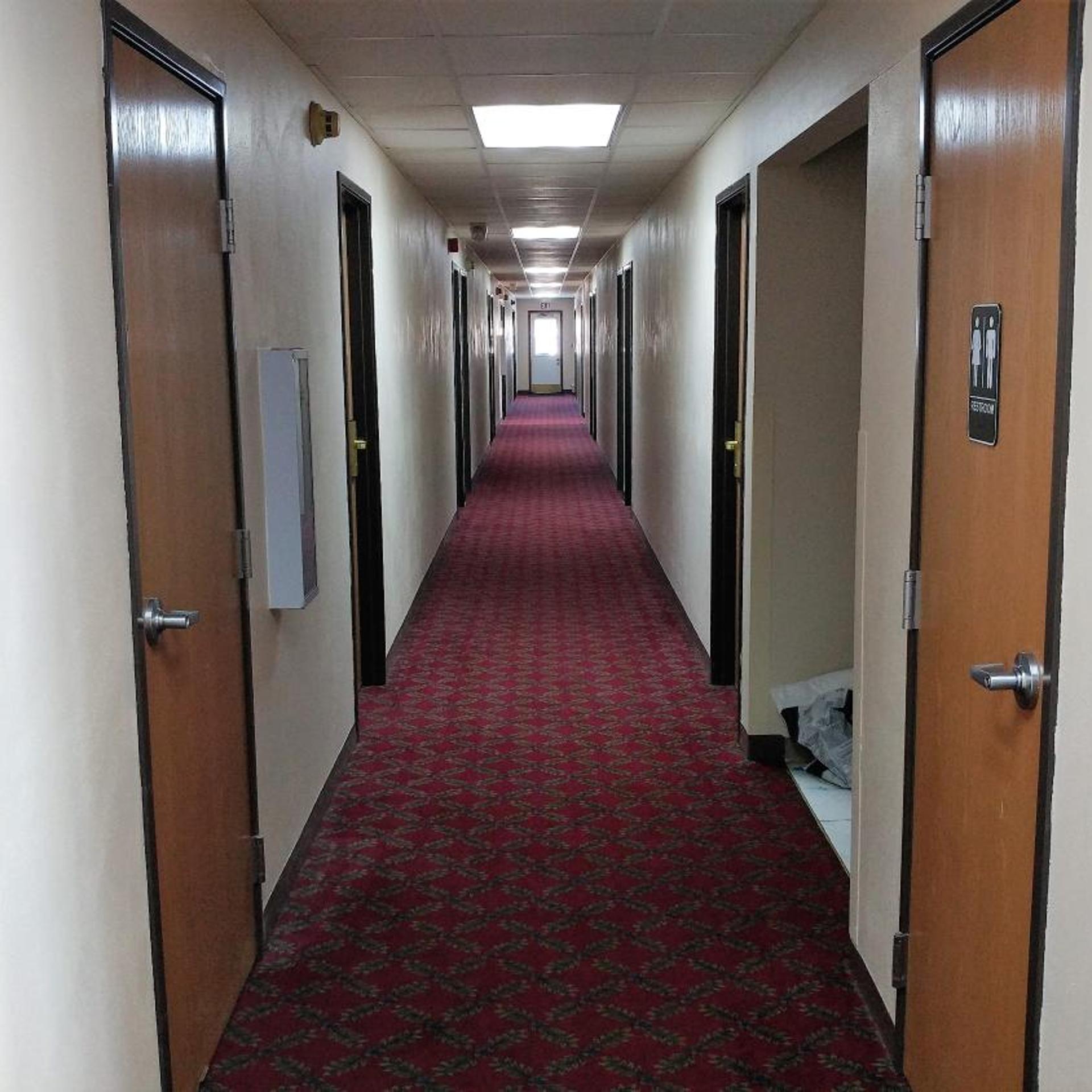 Red Carpet Inn 2/48