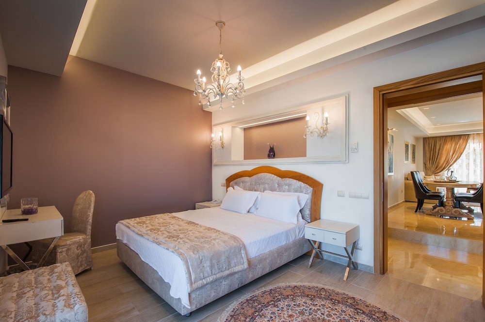 ANTIGONI BEACH HOTEL 22/85