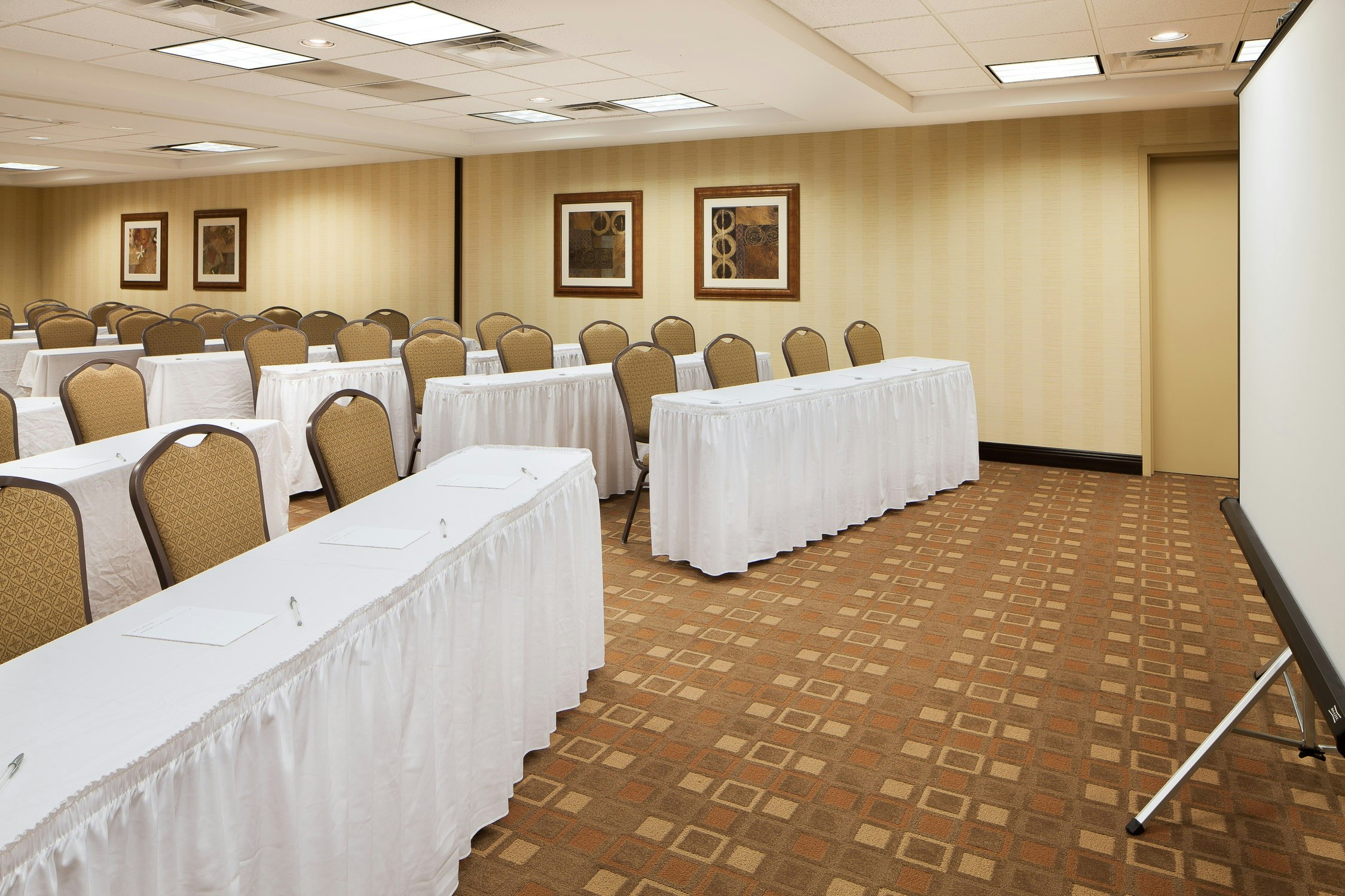 Hampton Inn Chicago Saint Charl 40/43
