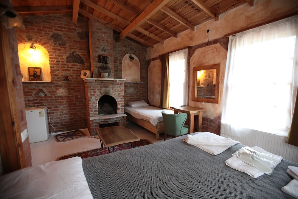 Kayserkaya Cottages & Camping 20/50
