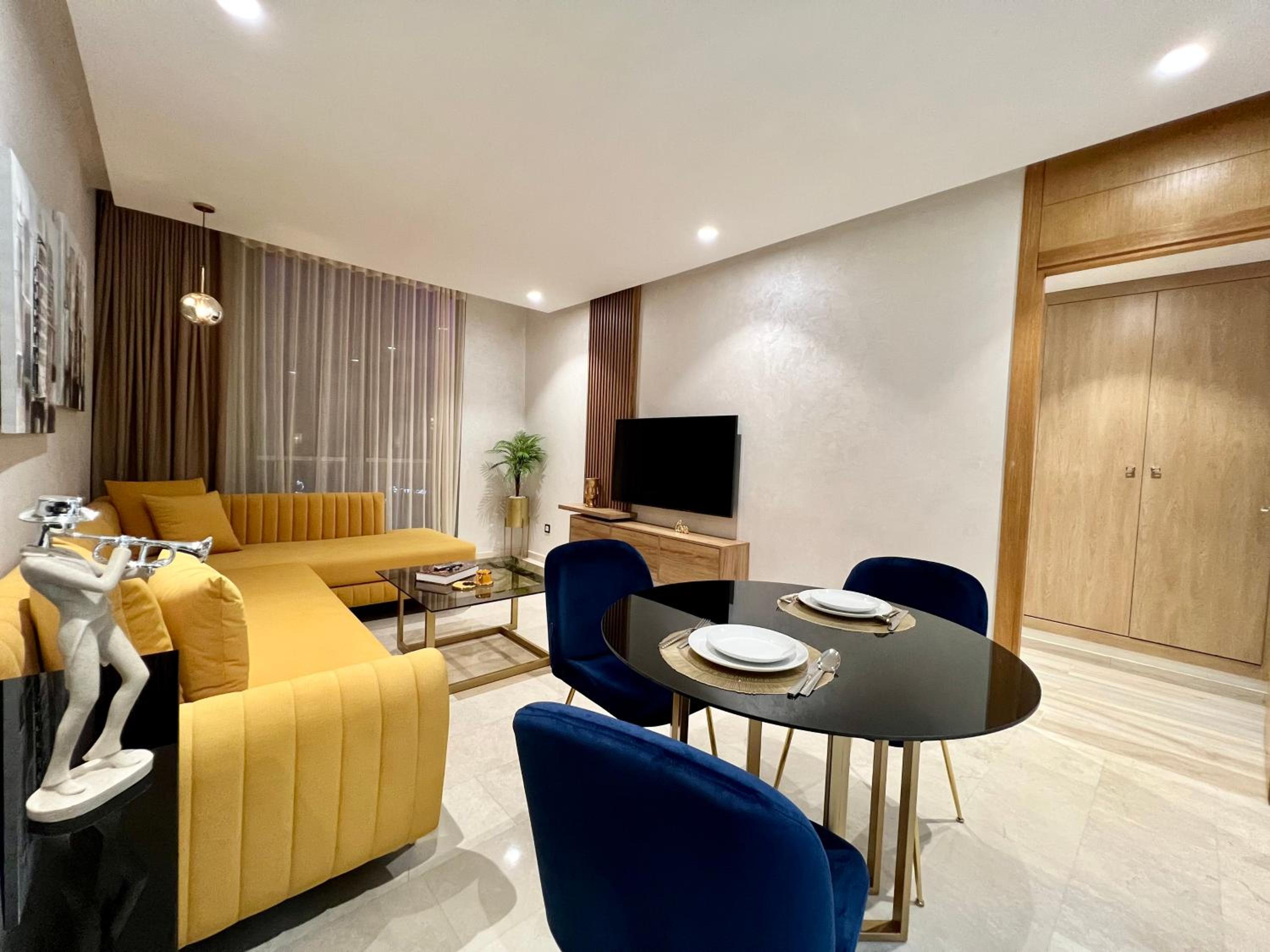 Zen Suites Hotel 57/67