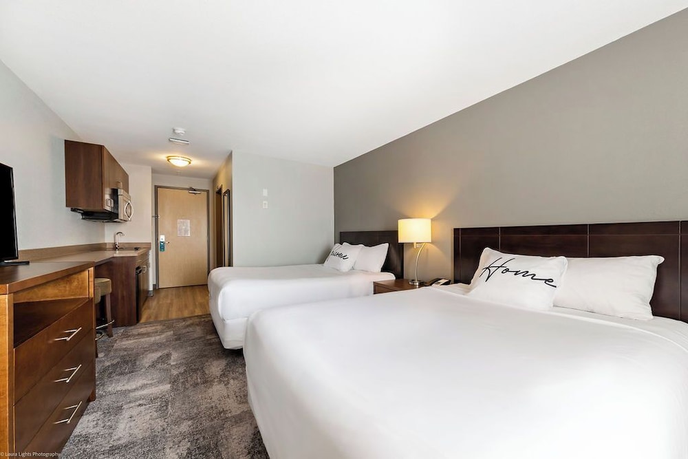 Home Inn and Suites Lloydminster 11/50