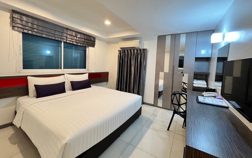 Superior, Double Bed, CUBIC PRATUNAM 5/10