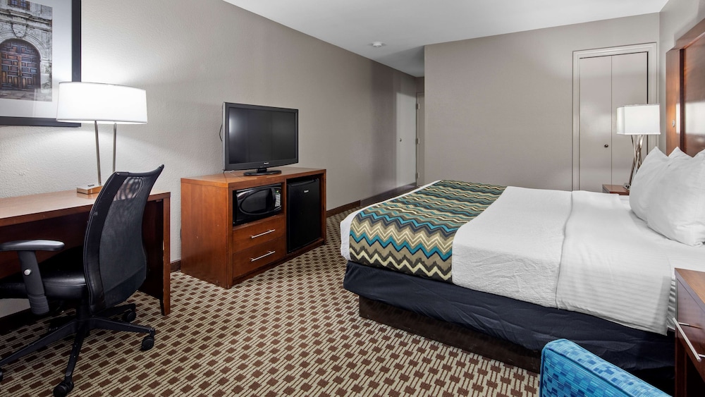 Best Western Near Lackland Afb/Seaworld 25/41