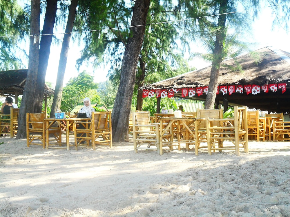 Lanta Palm Beach Resort 32/60