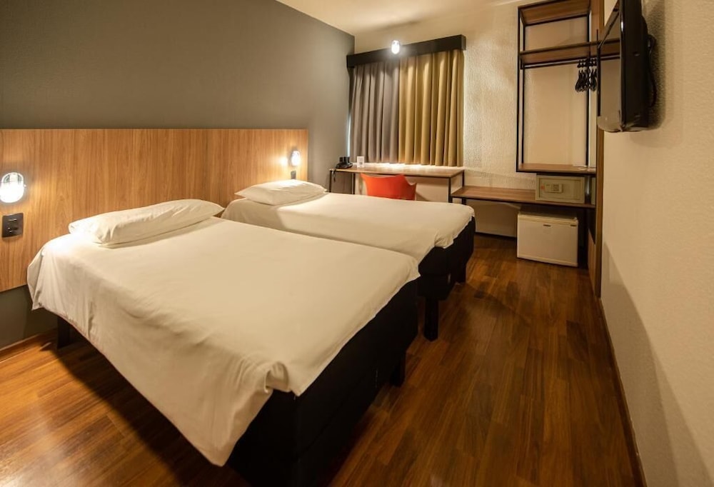 Ibis Betim 19/50