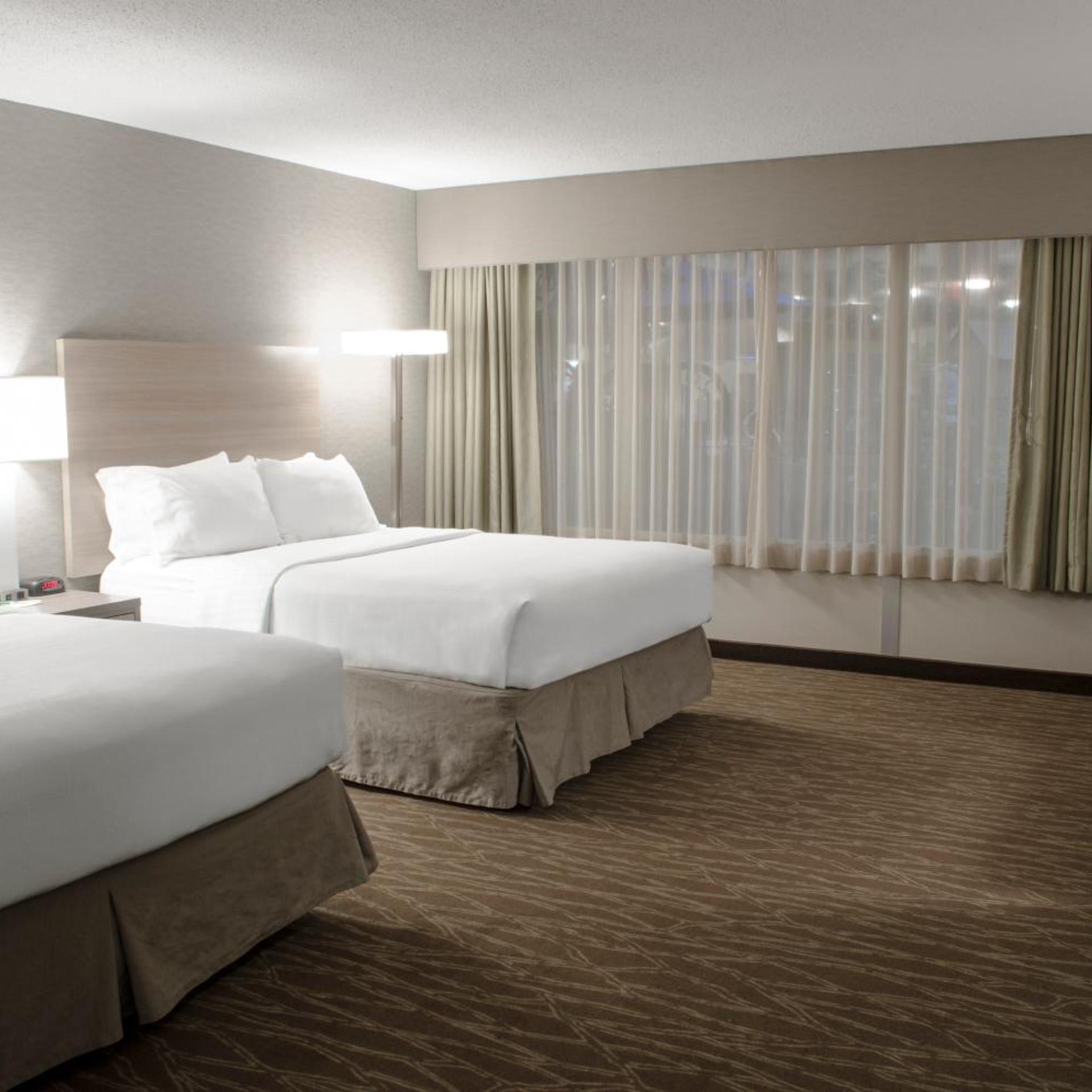 Standard, Queen Bed, Pool Access