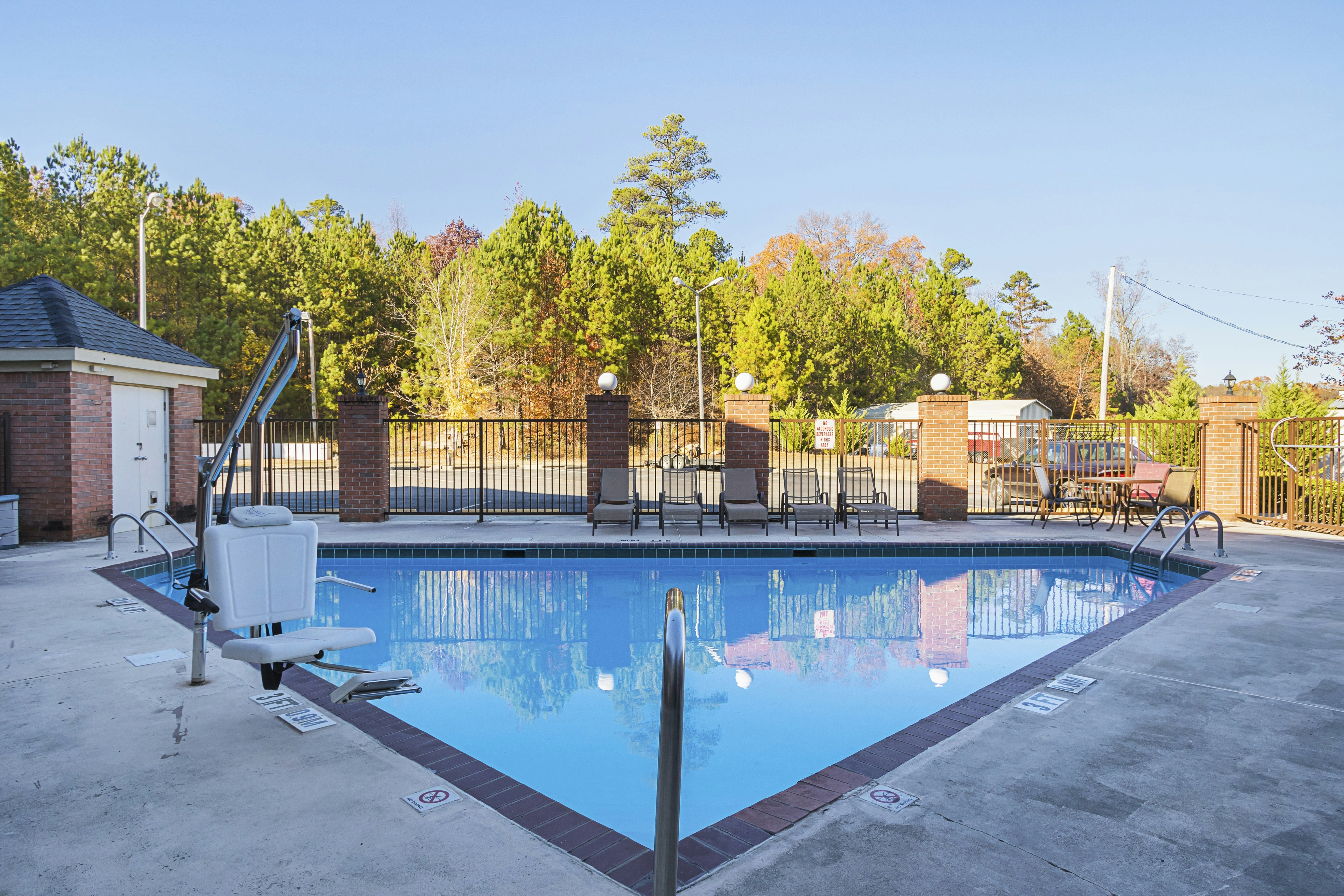 Red Roof Inn And Suites Scottsboro 38/42