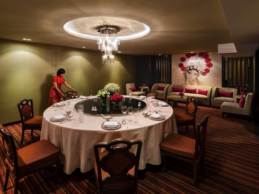 Avani Ratchada Bangkok Hotel 54/67