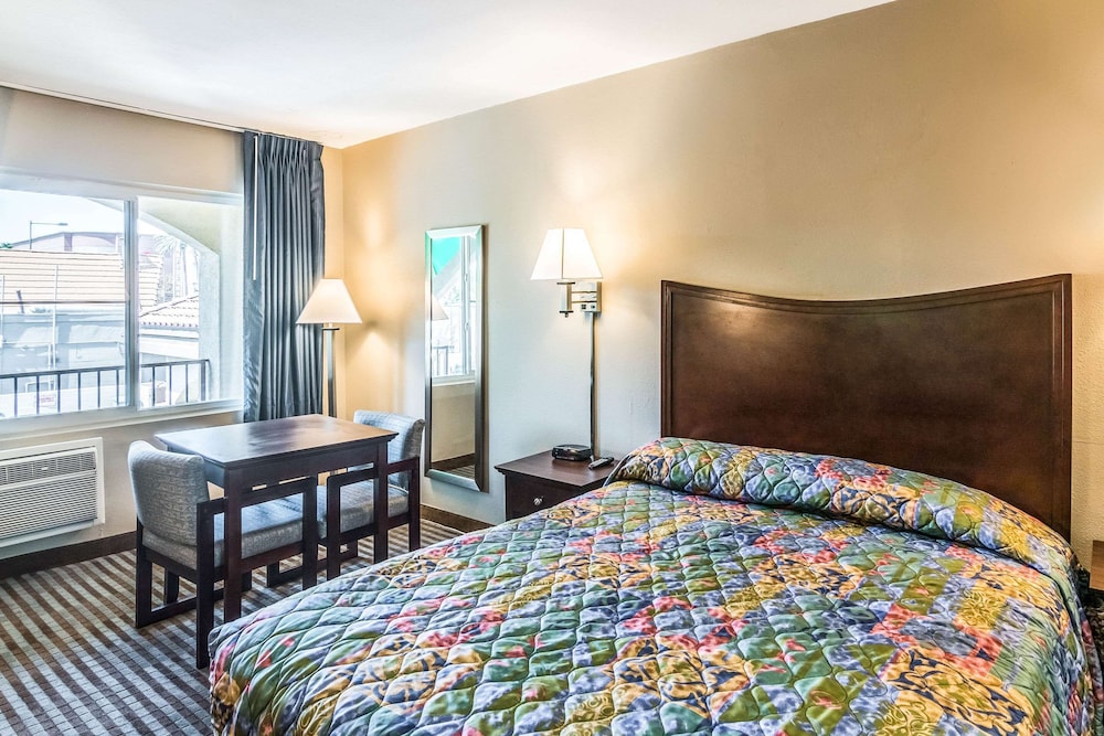 Rodeway Inn Regalodge Glendale CA 14/23