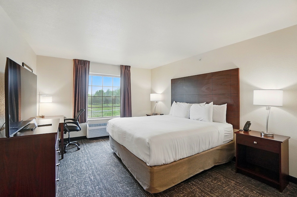 Cobblestone Hotel & Suites - Russells Point at Indian Lake 12/50