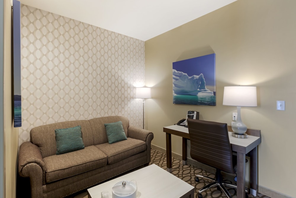 Best Western Plus St. John s Airport Hotel and Suites 28/36