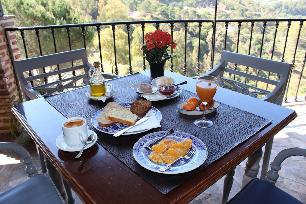 Los Jarales Hotel 58/73
