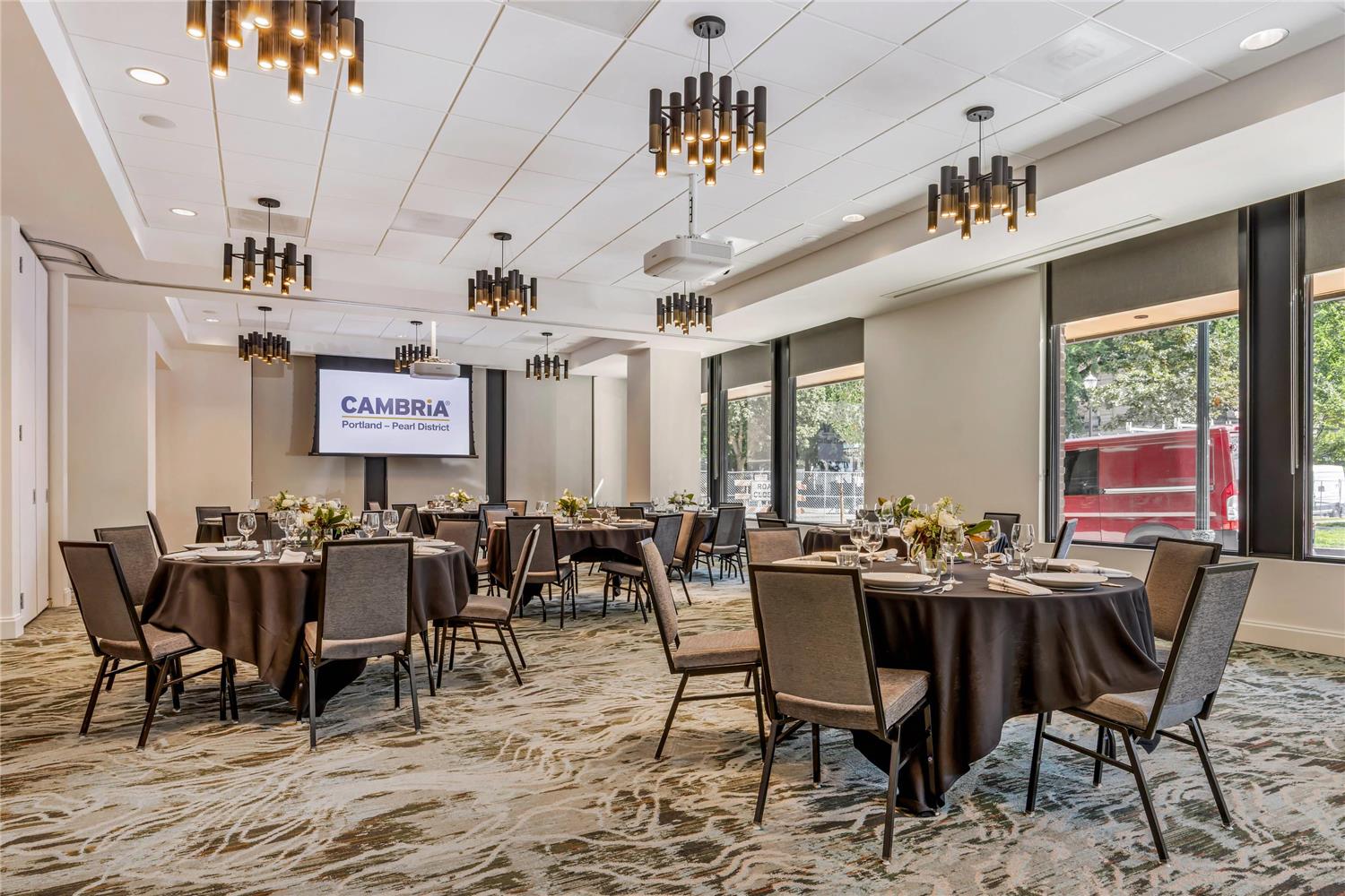 Cambria Hotel Portland - Pearl District 32/34