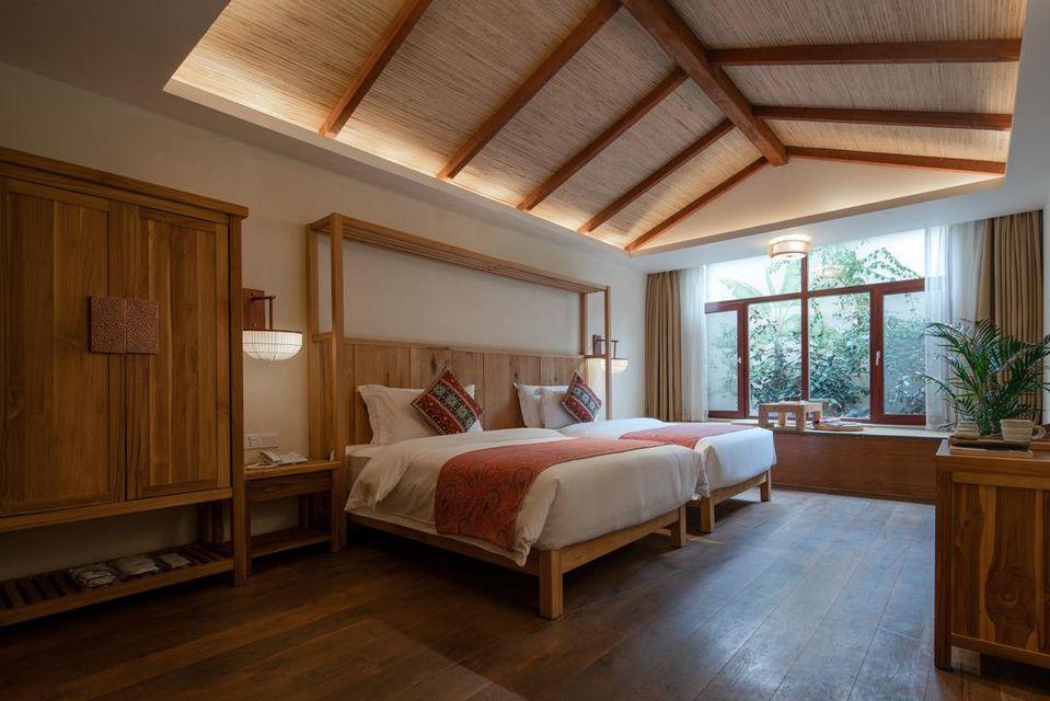 Elegant, Twin Beds