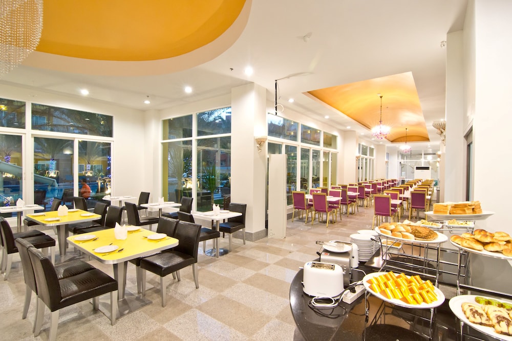 restaurant cafeteria