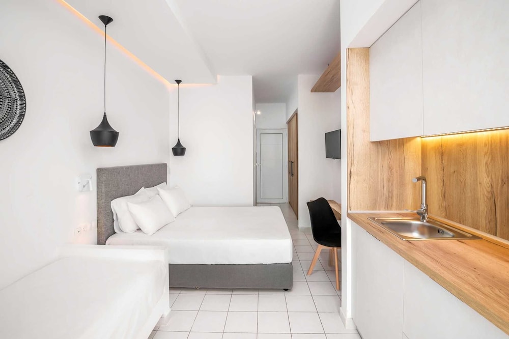Elvita Hotel 23/67