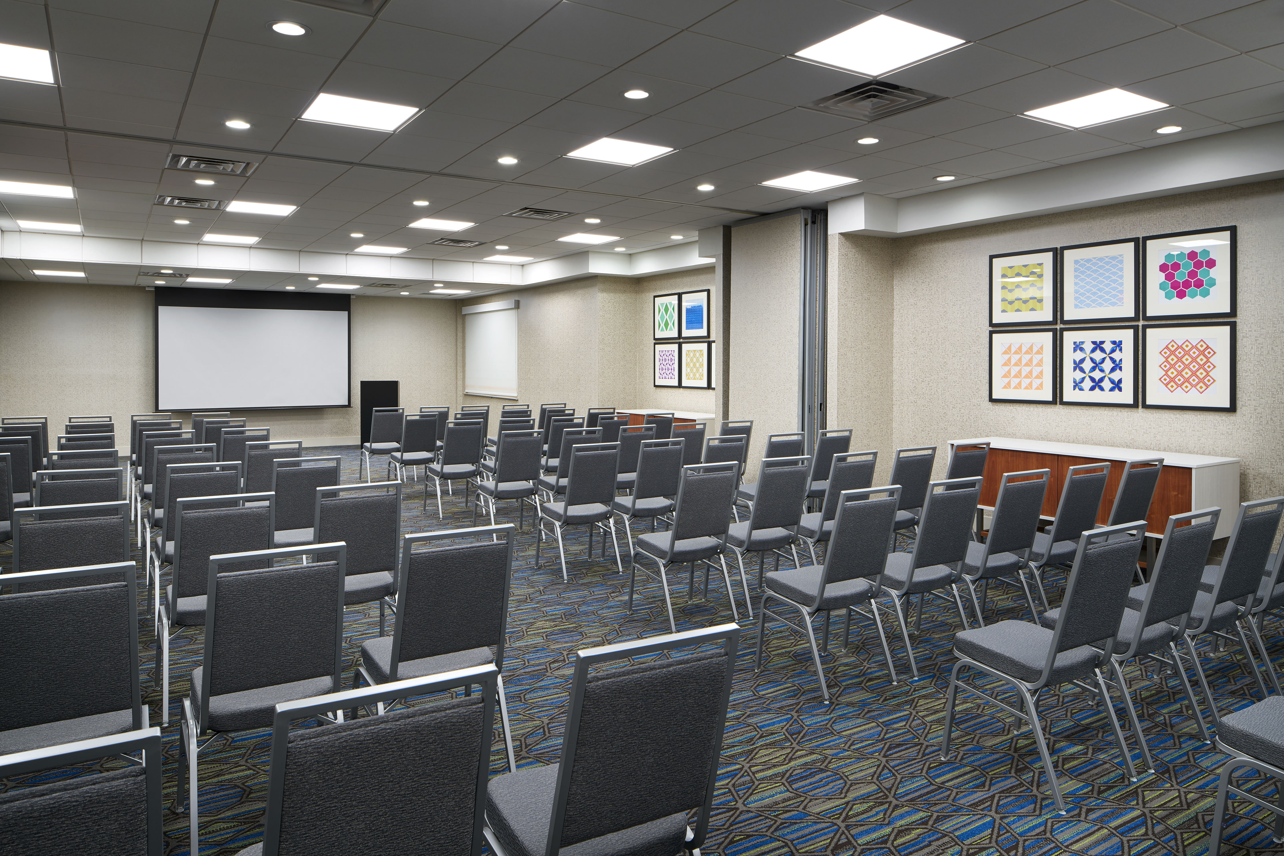 HOLIDAY INN EXPRESS RICHMOND-DOWNTOWN 44/58