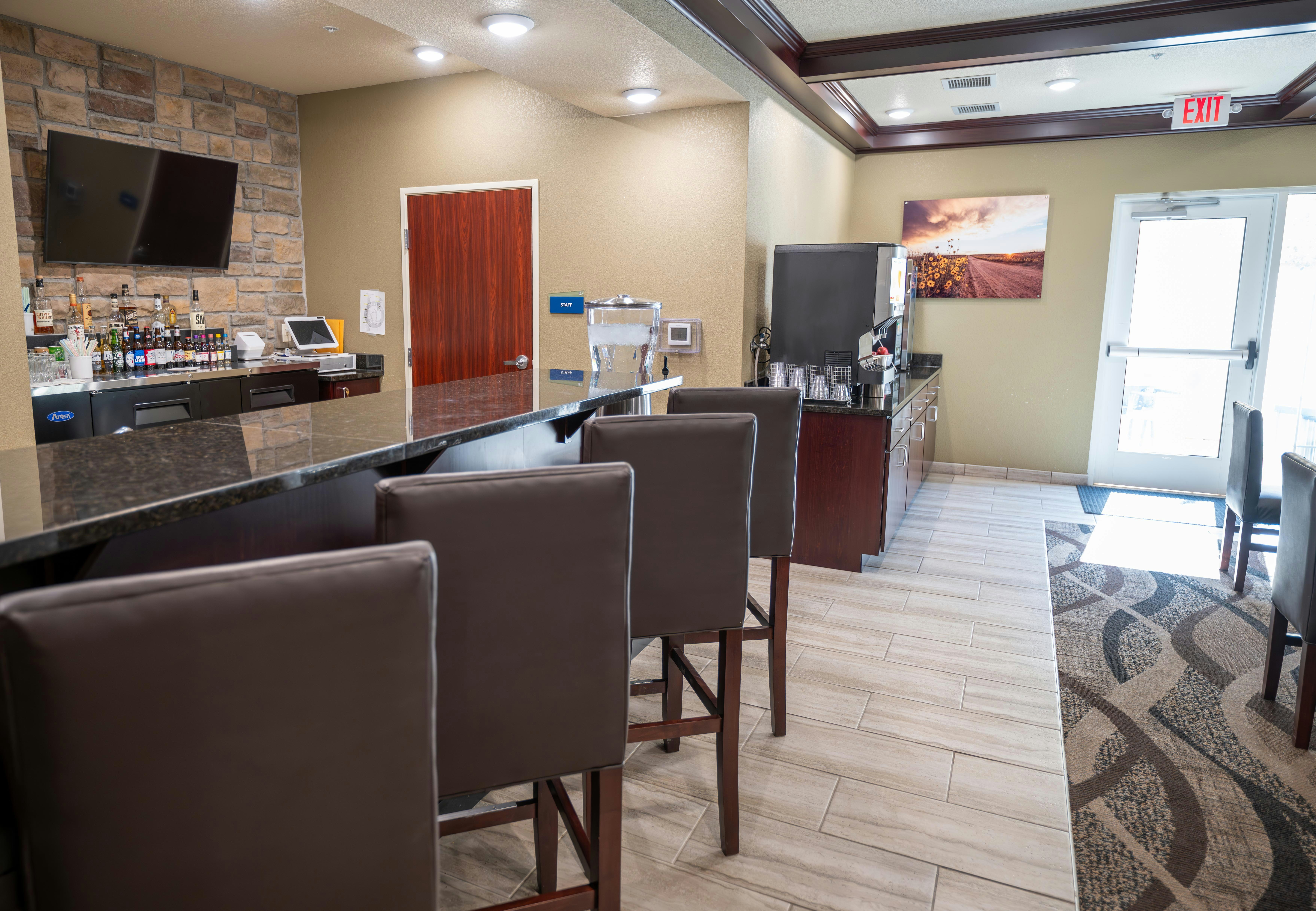 Cobblestone Hotel & Suites - Lamar 15/19
