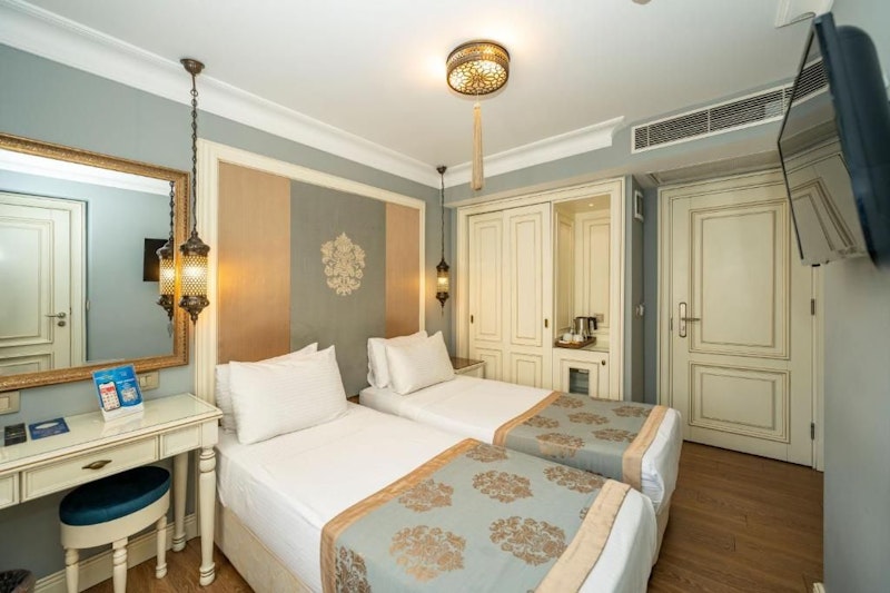 Raymond Hotel Istanbul 2/5