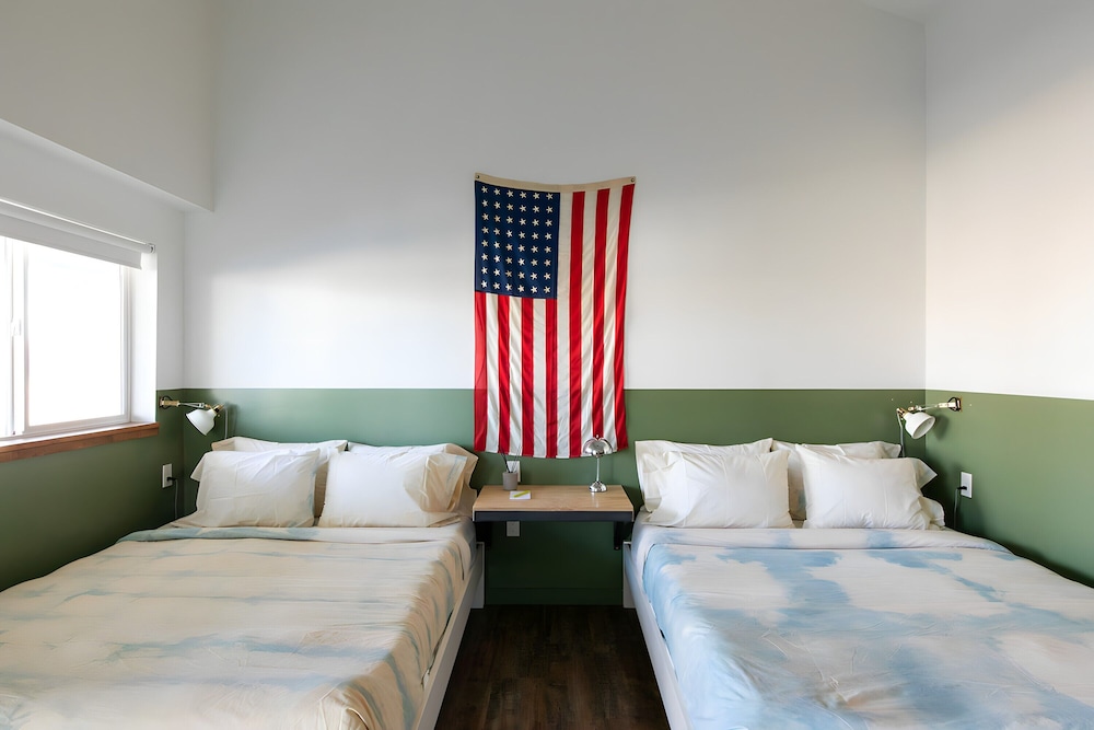 Mellow Moon Lodge 13/50