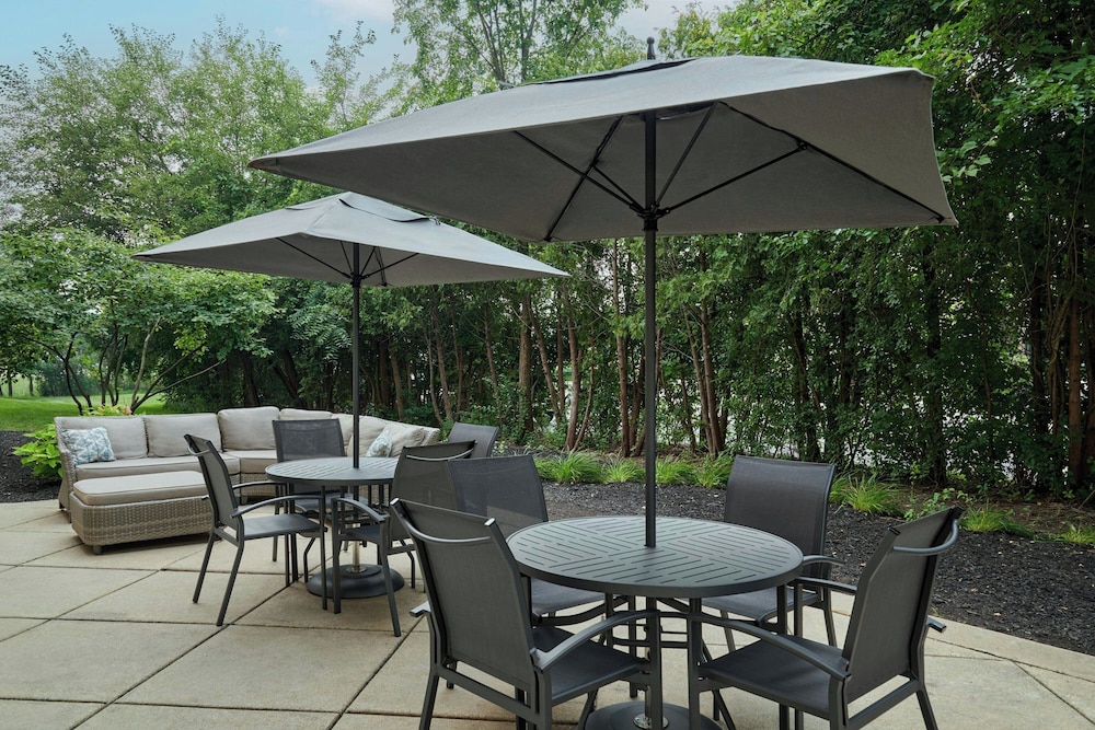Fairfield Inn Suites By Marriott Detroit Farmington Hills 34/49