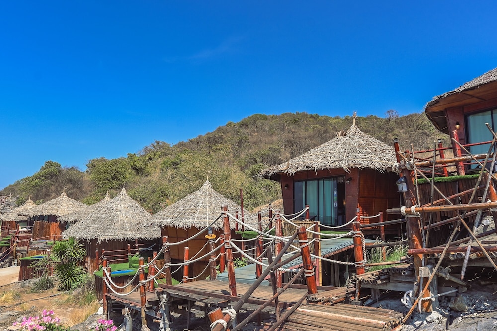 Paree Hut Resort Koh Sichang in KO SICHANG