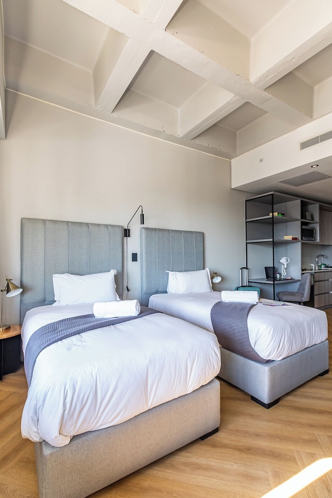 One Thibault Residence 18/48