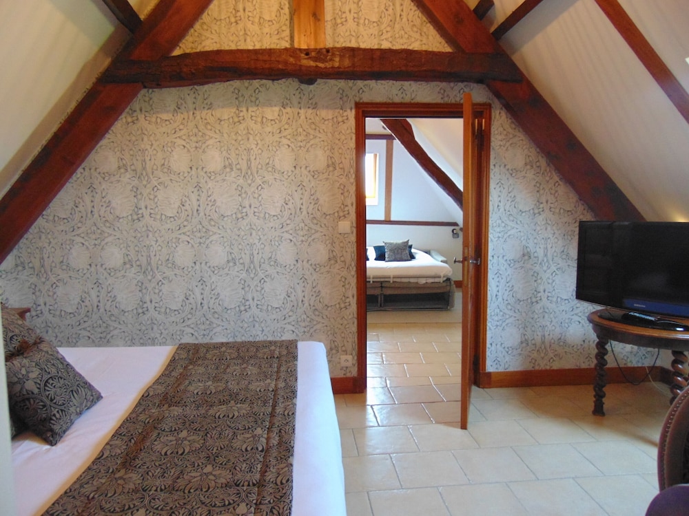 FERME DE LA RANCONNIERE - MANOIR DE MATHAN 28/78