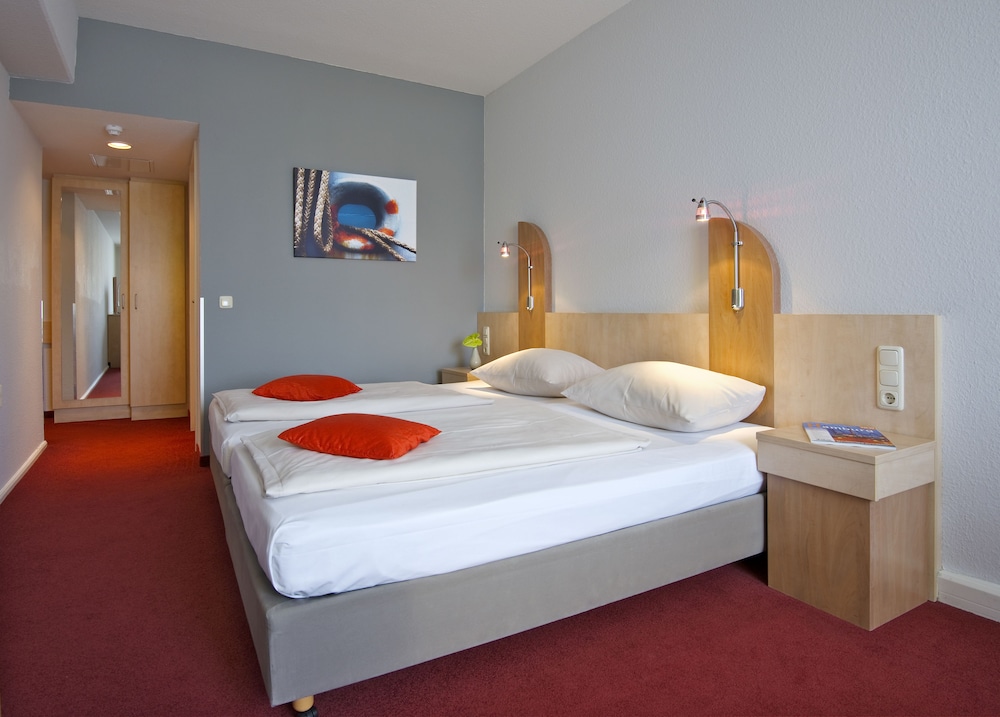 Junges Hotel Hamburg 5/50