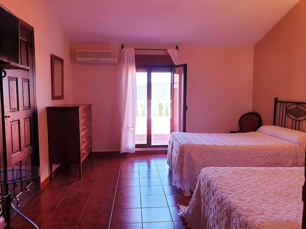 Hotel Val De Pinares 6/34