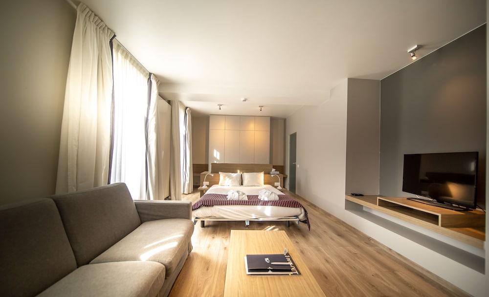 Hotel Saint Sauveur 35/50