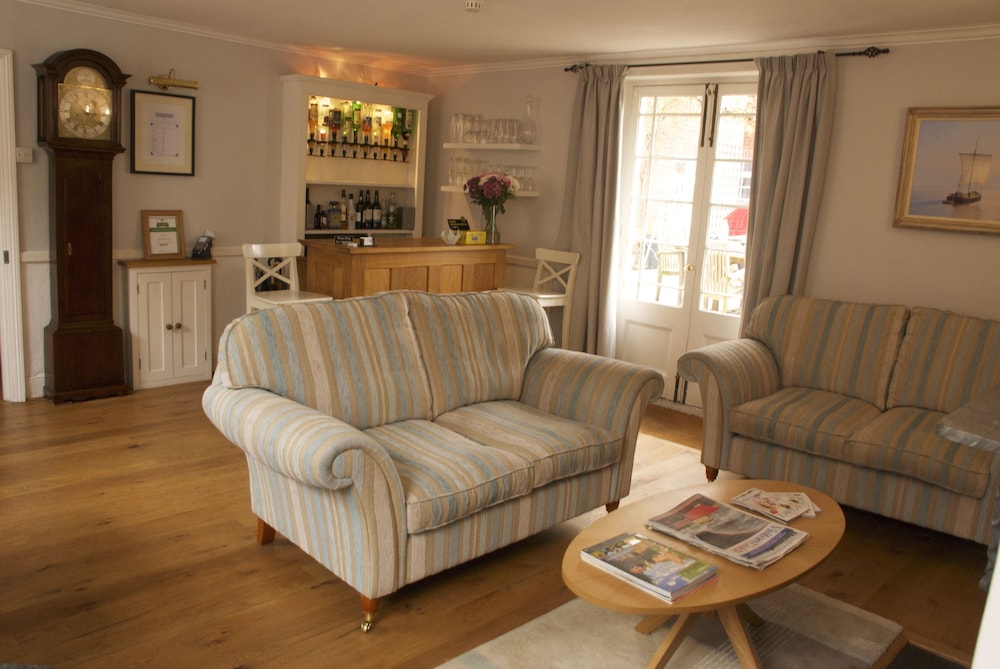 Chantry Hotel 27/40