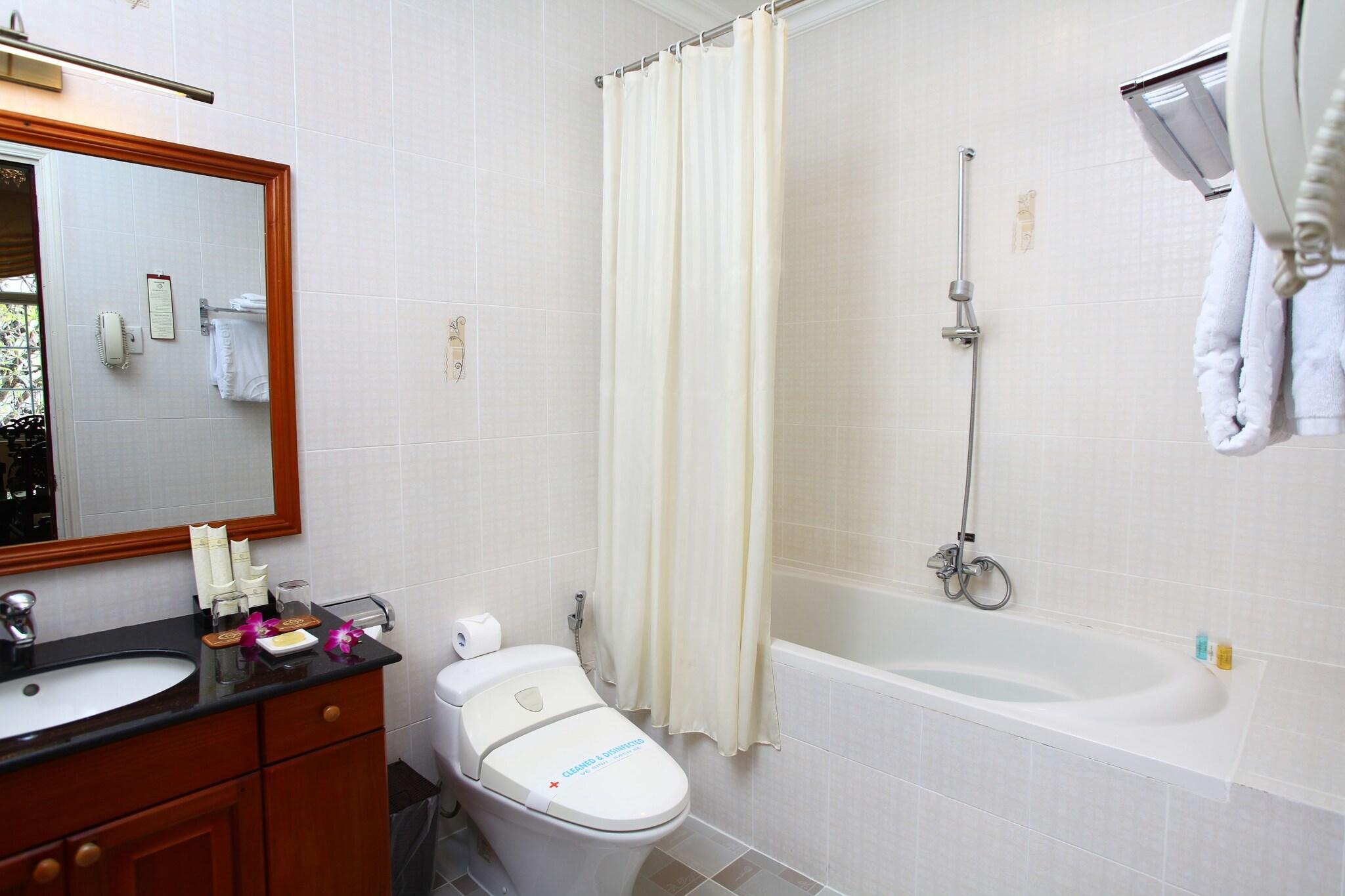 غرفة بسرير كوين، Continental Saigon 6/8