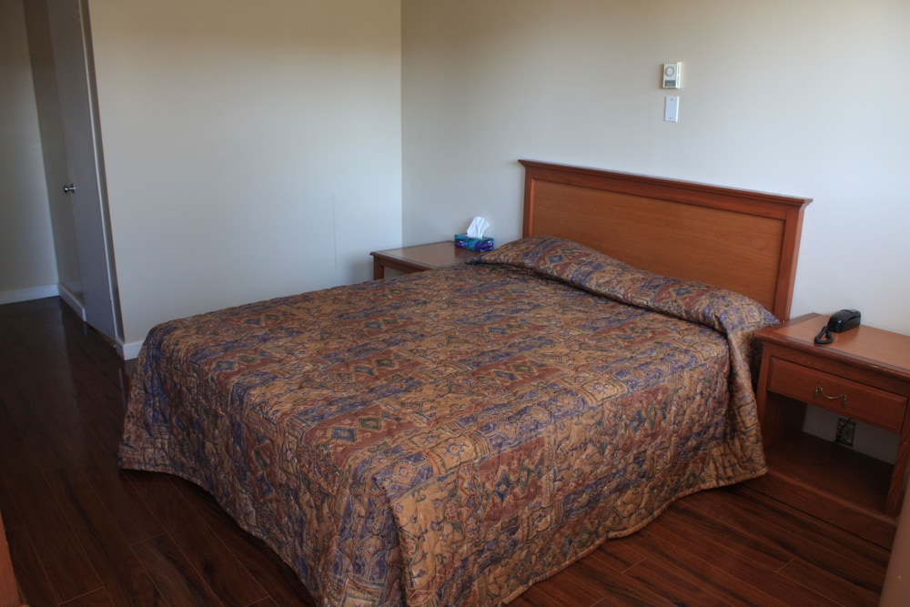 Grand Motel Saint Hubert 12/33