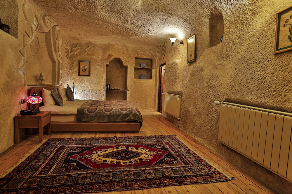La Casa Cave 16/50