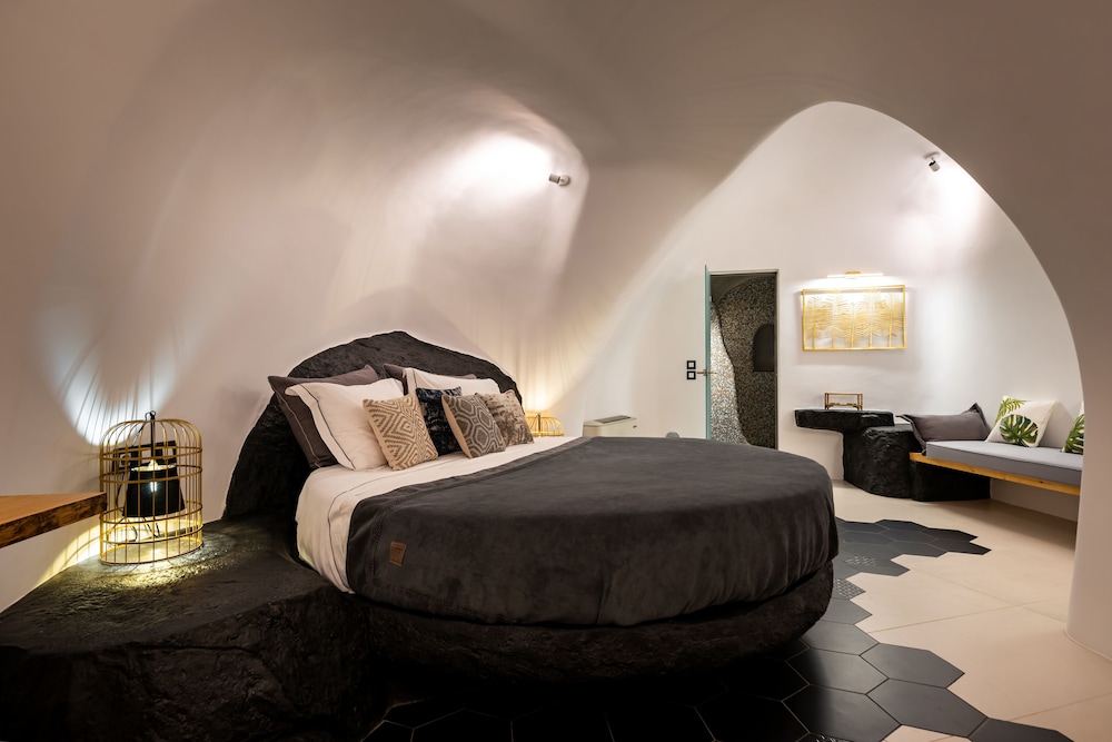 Elegant, Suite, King Bed, Sofa, Indoor Jetted Tub