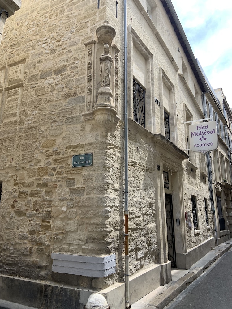 Hotel Medieval 4/50