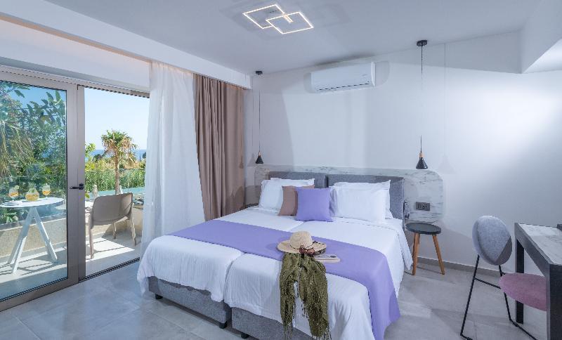 TWIN/DOUBLE ROOM LAND VIEW