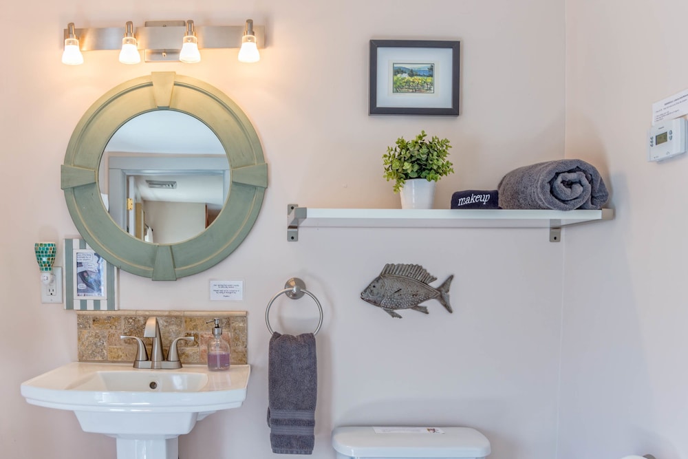 Moonshadow Bed and Breakfast 26/69