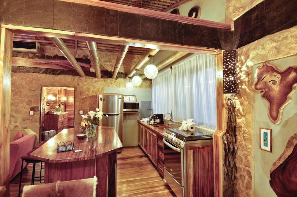 Ocho Artisan Bungalows 66/80