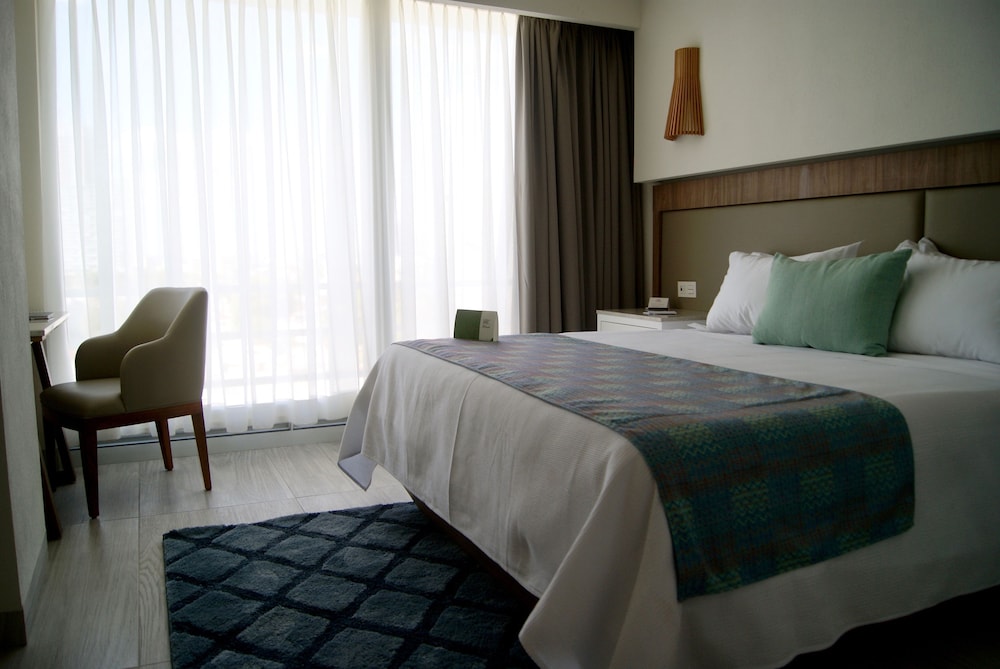 Hotel Velvet Plaza 18/64