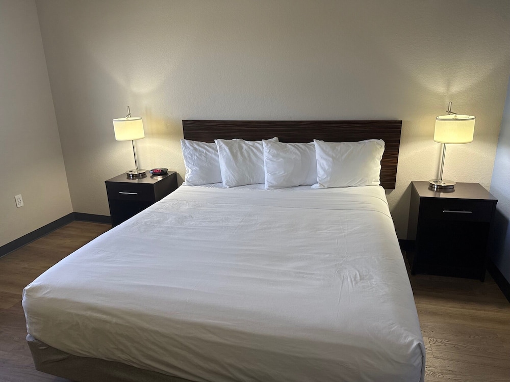 Standard, King Bed, Bath and Shower
