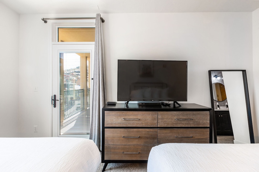 The Caledonian By All Seasons Resort Lodging 30/80
