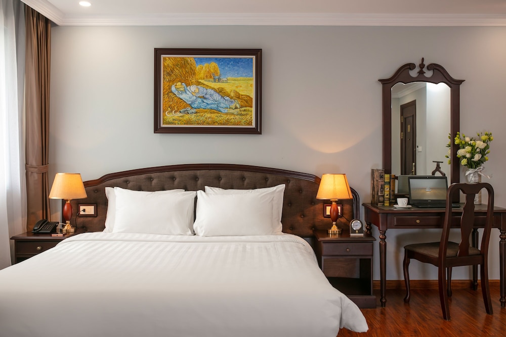 Halais Hotel 12/50