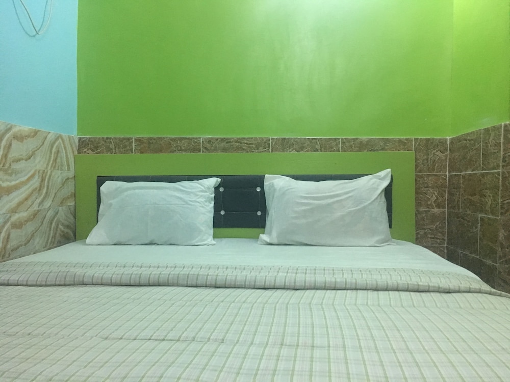 De Zone Hotel Ltd 11/26