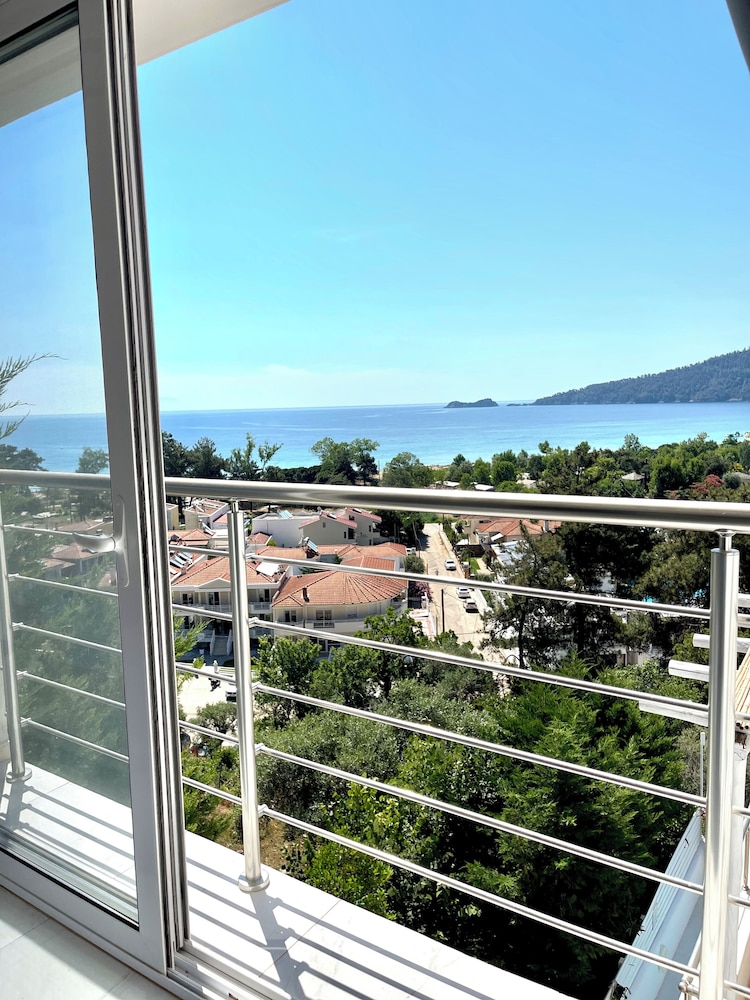 Mare Monte Boutique Hotel 42/50