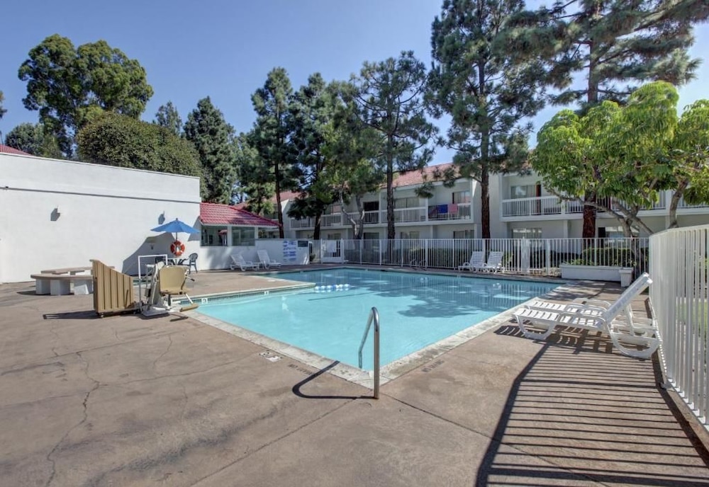 Motel6 Santa Ana, CA - Irvine - Orange County Airport 51/54