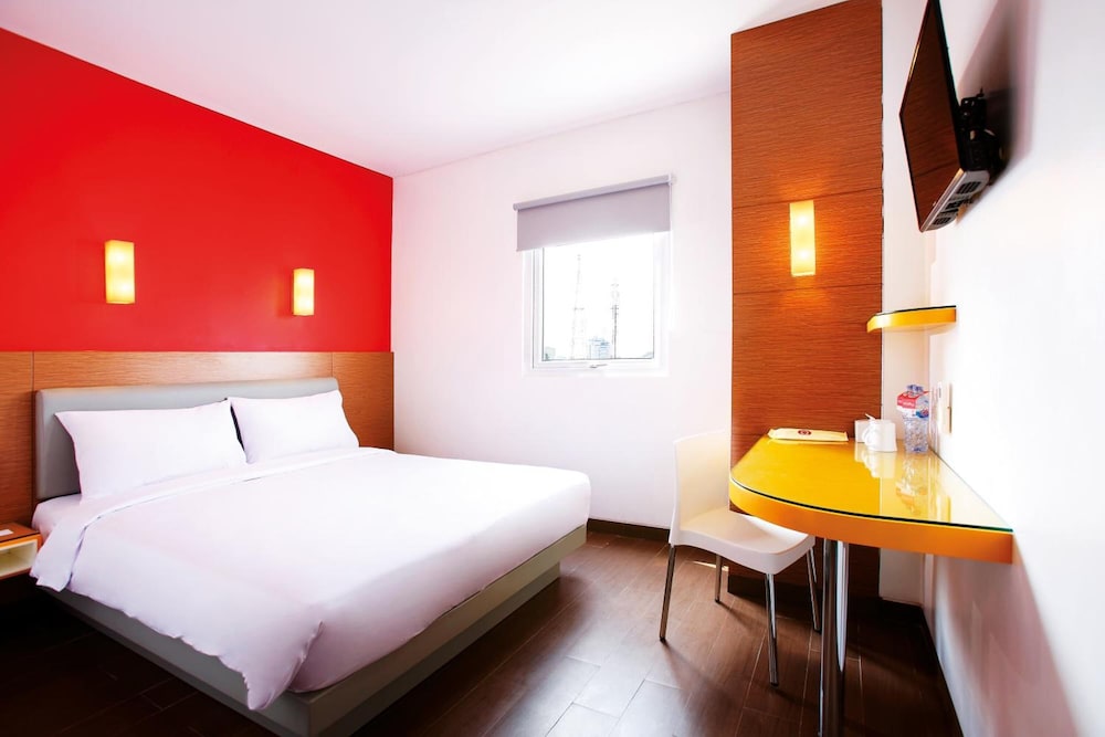 Hotel Amaris Simpang Lima Semarang 12/31