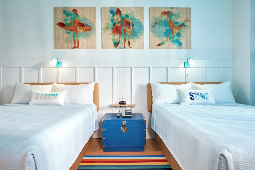 Universal's Endless Summer Resort - Surfside Inn and Suites 8/40